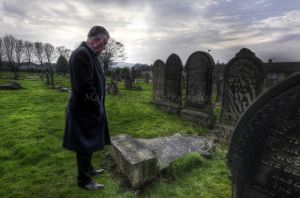 derek acorah beyond the grave 220 john gill.jpg